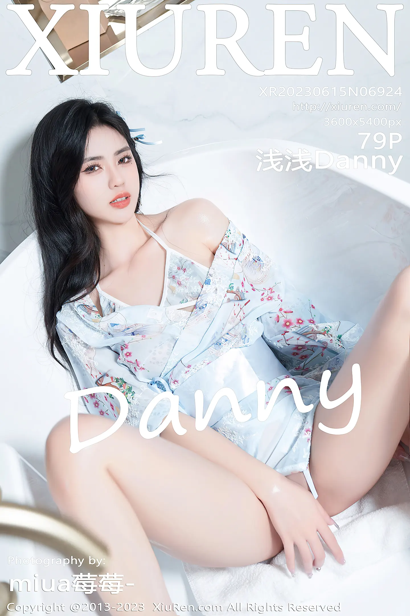 [XiuRen秀人网]2023.06.15 VOL.6924 浅浅Danny 白色透视和服与情趣内衣加肉丝美腿性感私房写真集-秀人网官方网站